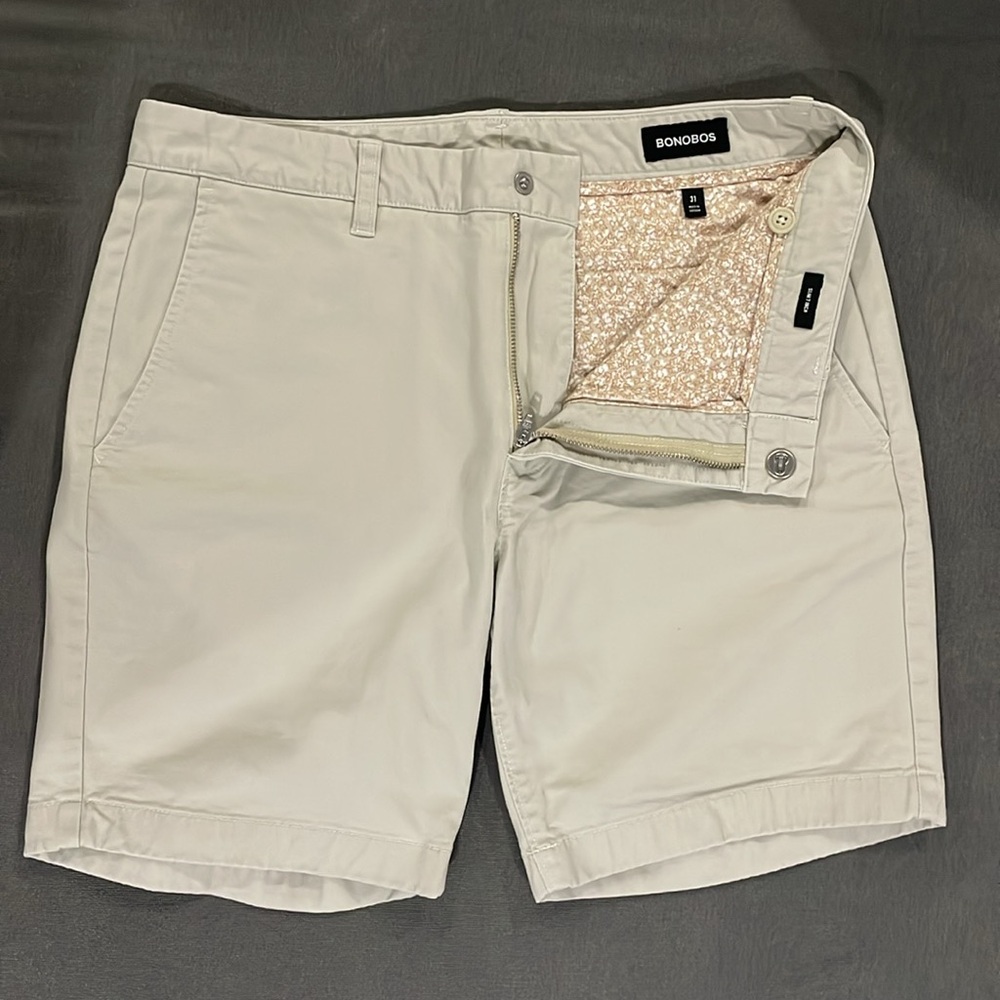BONOBOS - Slim 7” Light Khaki - Original Stretch Washed Chino Shorts - Size 31